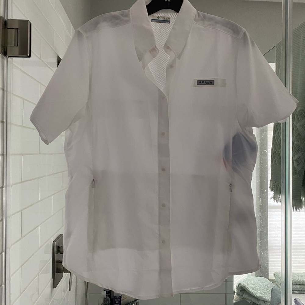 Women’s Columbia fishing shirt